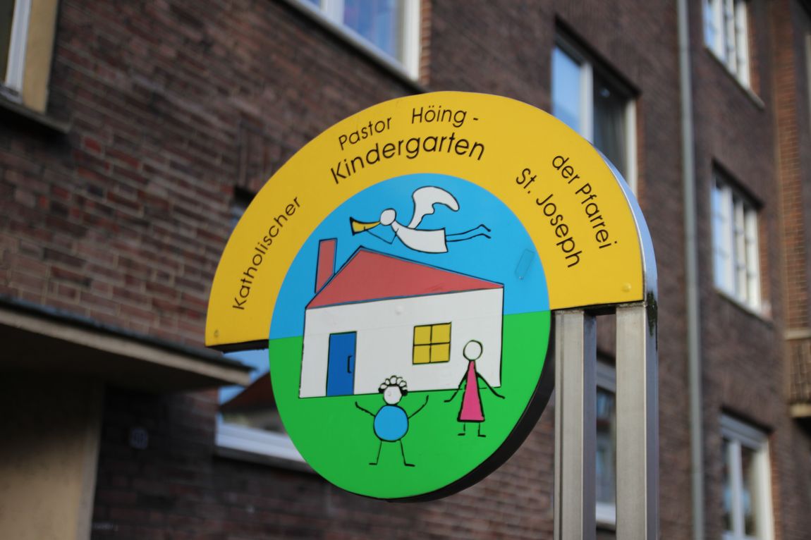 Schild des Pastor-Höing-Kindergartens